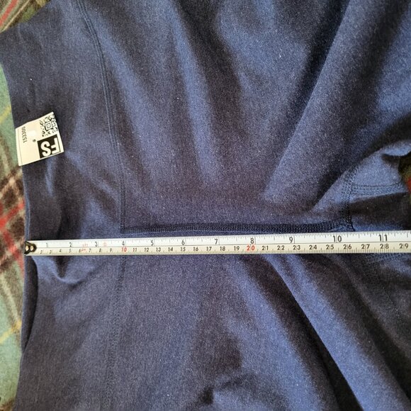 Bundle Size XL Two Leggings and One Tank Top - Picture 7 of 13